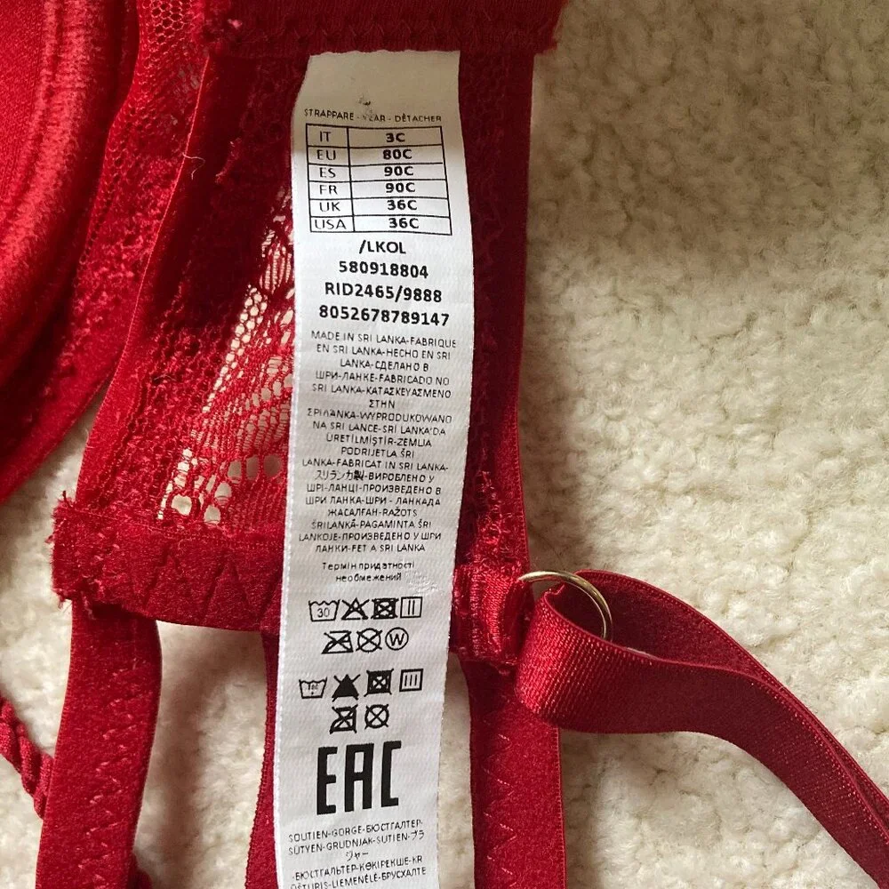 Red Lace Bra - Picture 4 of 4
